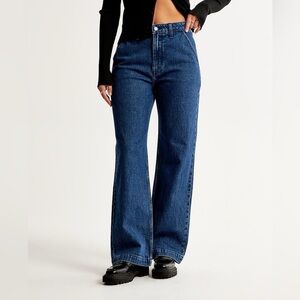 Abercrombie Curve Love High Rise 90s Relaxed Jean in Dark Wash Size 32